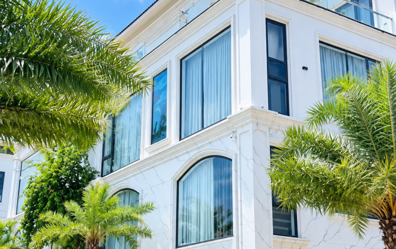 SỐC! 2X TỶ SỞ HỮU BIỆT THỰ 300M² VIEW VỊNH – FULL NỘI THẤT GỖ ÓC CHÓ!